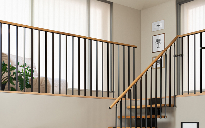 DOLLE Staircase with vertical landing banister